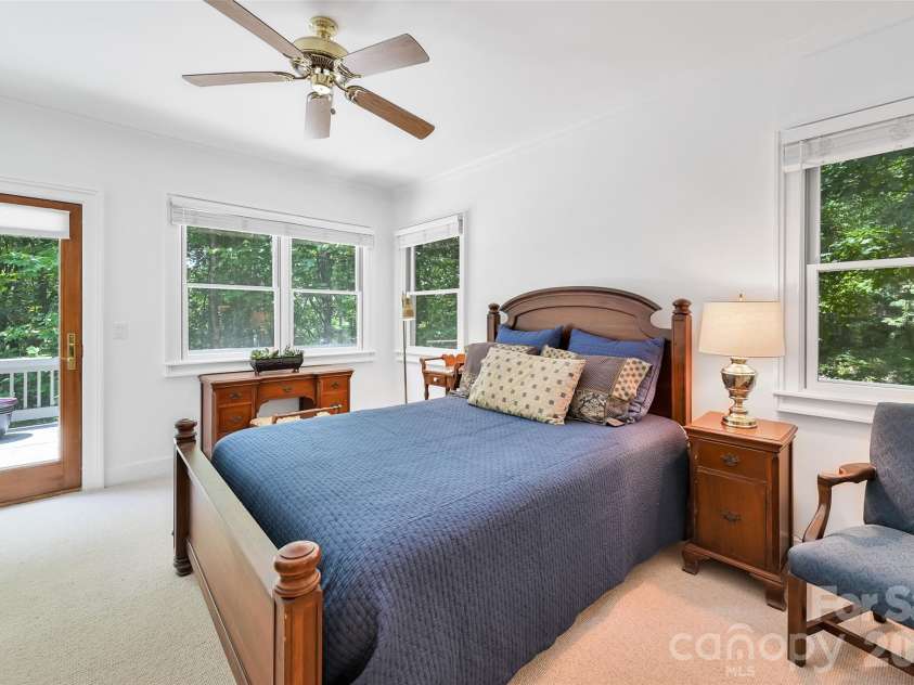 109 Chattooga Run, Hendersonville, NC 28739.  MLS# CAR4362800, YatesRealty ID 8921. 