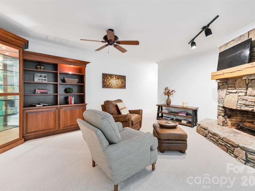 109 Chattooga Run, Hendersonville, NC 28739.  MLS# CAR4362800, YatesRealty ID 8921. 