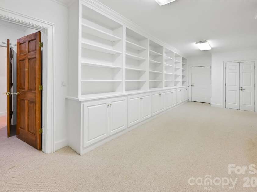 109 Chattooga Run, Hendersonville, NC 28739.  MLS# CAR4362800, YatesRealty ID 8921. 