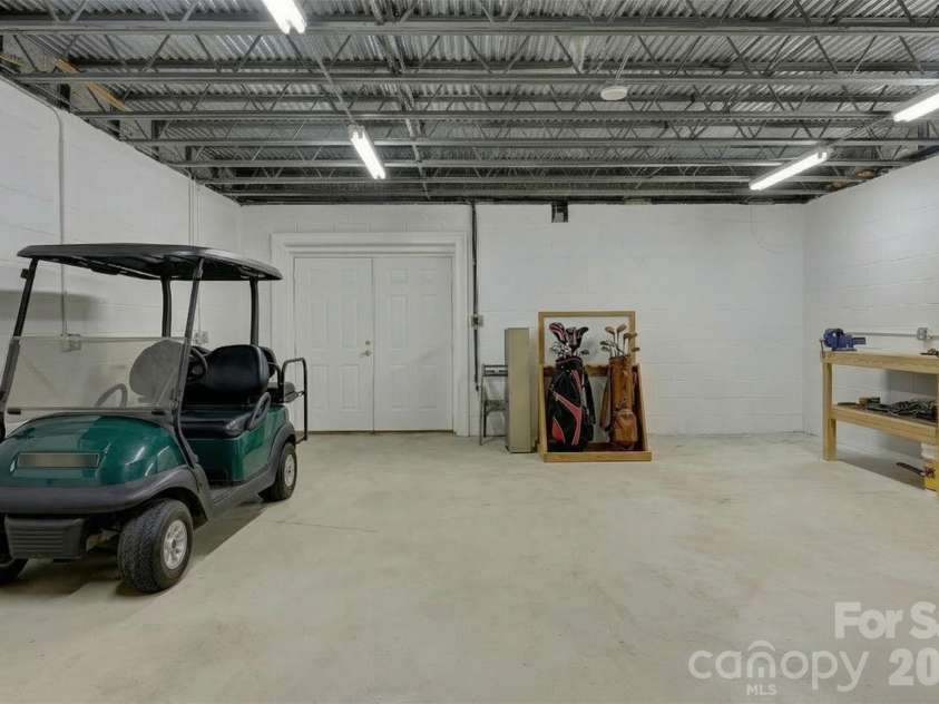 109 Chattooga Run, Hendersonville, NC 28739.  MLS# CAR4362800, YatesRealty ID 8921. 