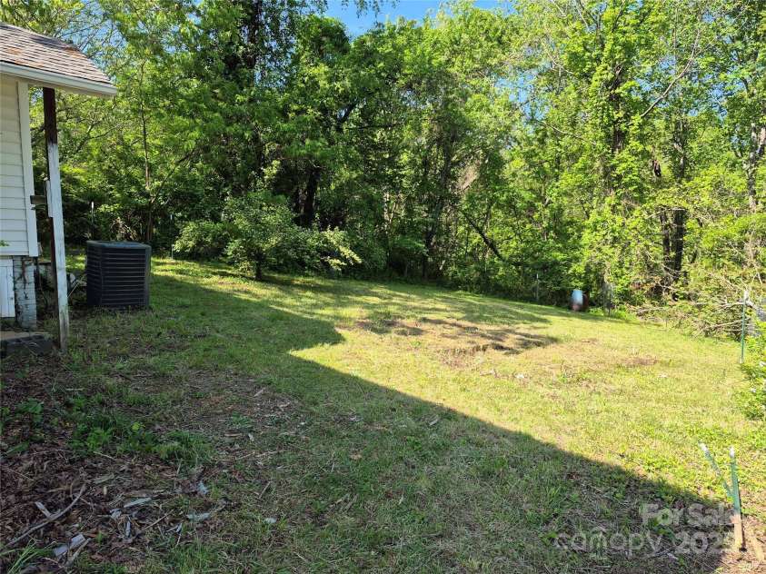 64 Third Street, Asheville, NC 28803.  MLS# CAR4252714, YatesRealty ID 8922. Backyard