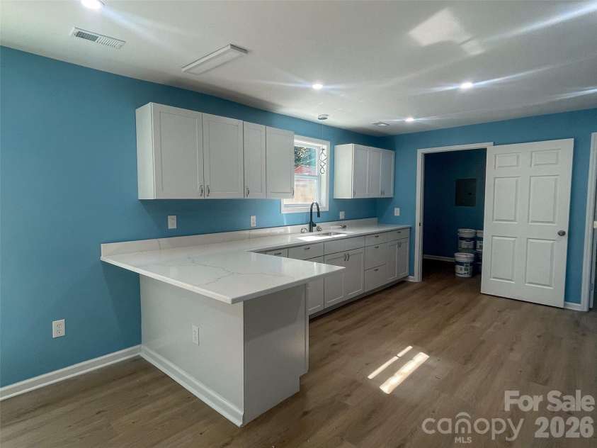433 Clinton Avenue, Lancaster, SC 29720.  MLS# CAR4310556, YatesRealty ID 8924. 