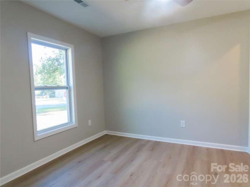 433 Clinton Avenue, Lancaster, SC 29720.  MLS# CAR4310556, YatesRealty ID 8924. 