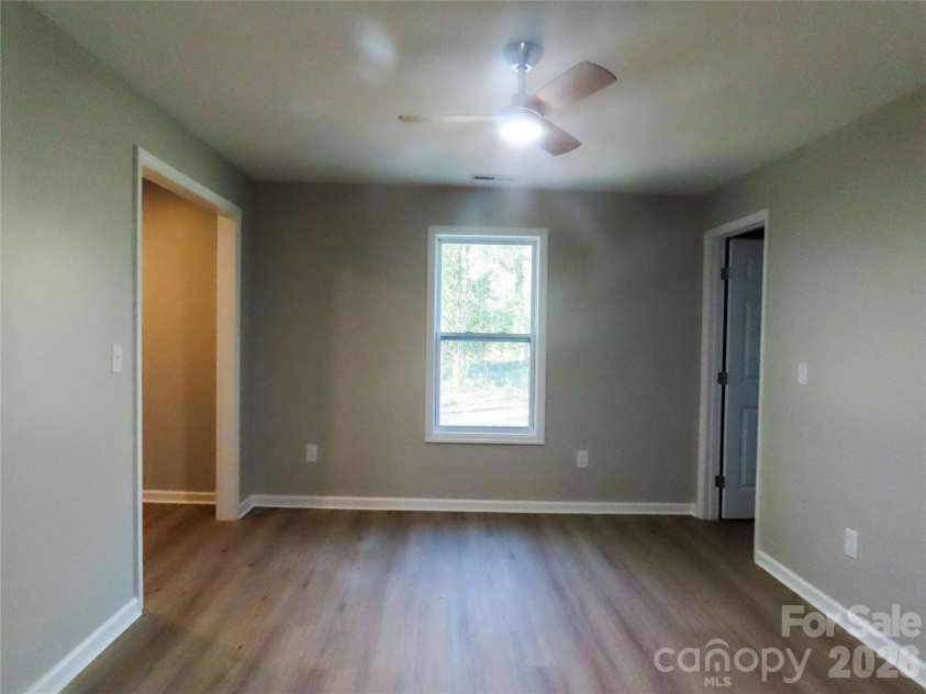 433 Clinton Avenue, Lancaster, SC 29720.  MLS# CAR4310556, YatesRealty ID 8924. 
