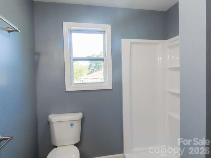 433 Clinton Avenue, Lancaster, SC 29720.  MLS# CAR4310556, YatesRealty ID 8924. 