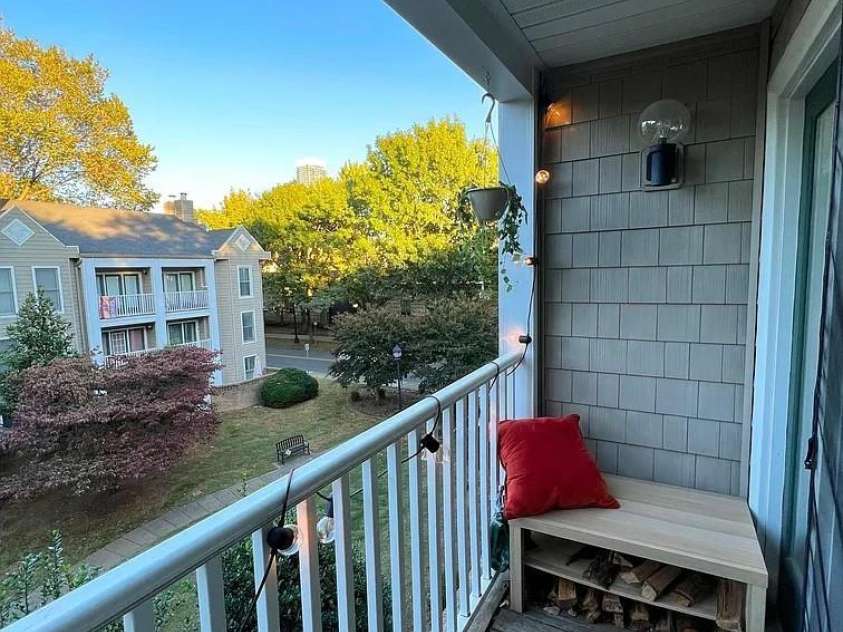 300 Cedar Street, Charlotte, NC 28202.  MLS# CAR4252788, YatesRealty ID 8925. 