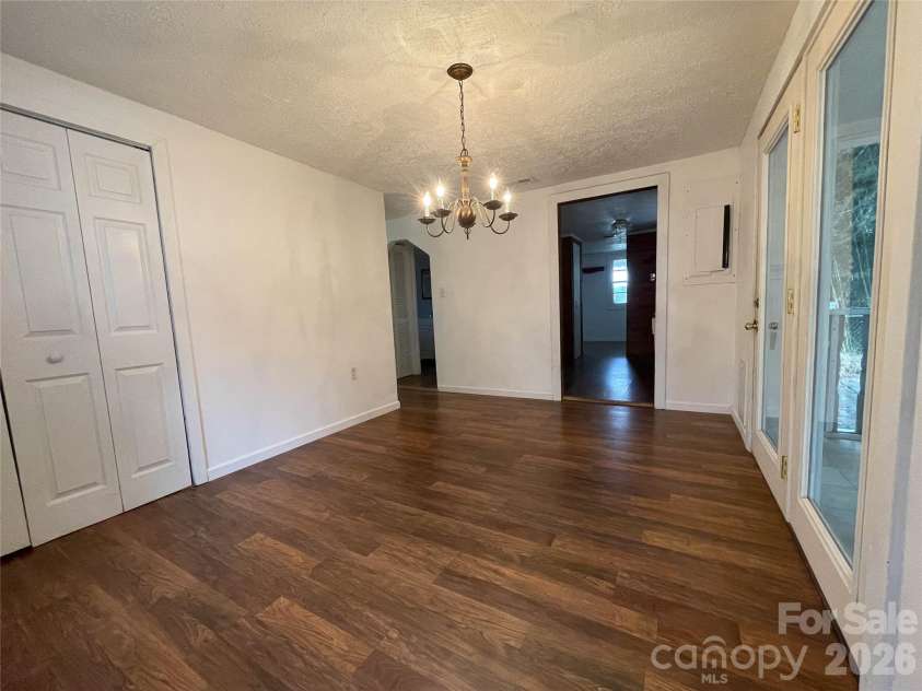 813 Severt Circle, Lenoir, NC 28645.  MLS# CAR4355098, YatesRealty ID 8925. 