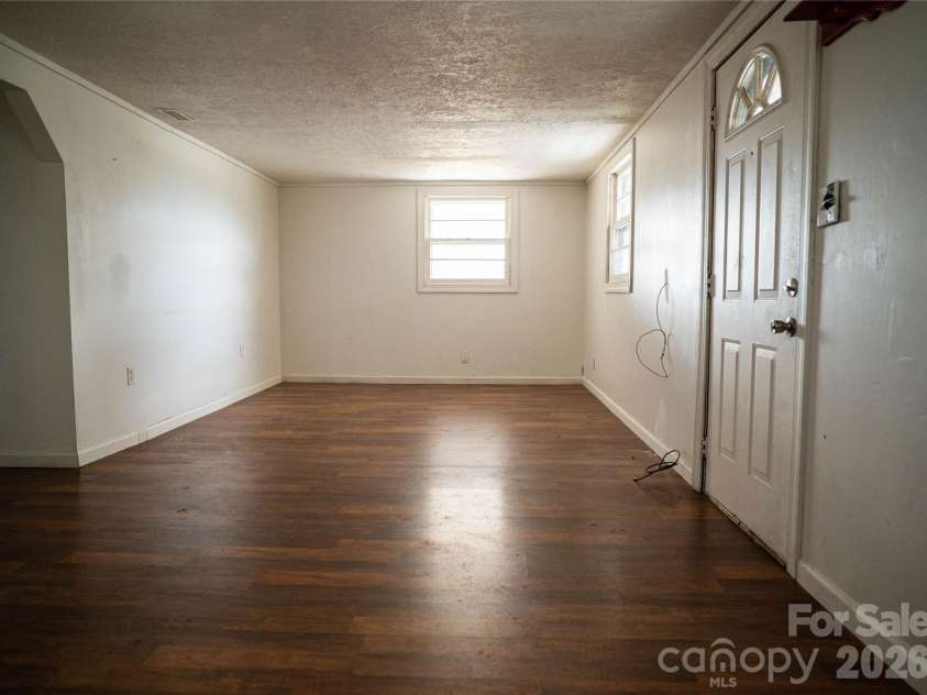 813 Severt Circle, Lenoir, NC 28645.  MLS# CAR4355098, YatesRealty ID 8925. 