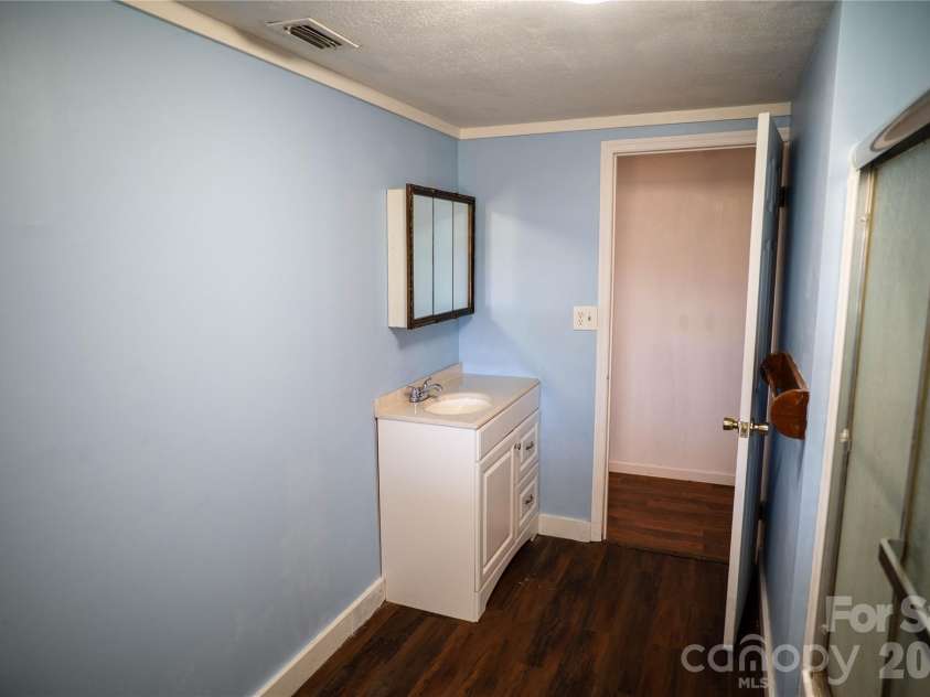 813 Severt Circle, Lenoir, NC 28645.  MLS# CAR4355098, YatesRealty ID 8925. 