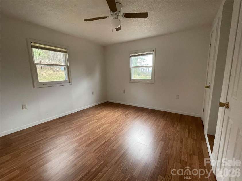 813 Severt Circle, Lenoir, NC 28645.  MLS# CAR4355098, YatesRealty ID 8925. 