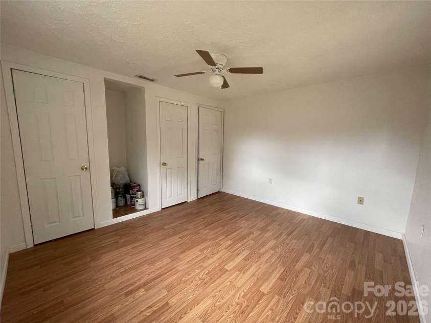 813 Severt Circle, Lenoir, NC 28645.  MLS# CAR4355098, YatesRealty ID 8925. 