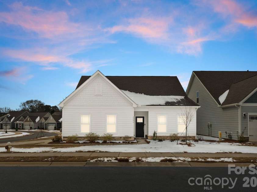 2004 Bonds Lane, Fort Mill, SC 29715.  MLS# CAR4343014, YatesRealty ID 8926. 