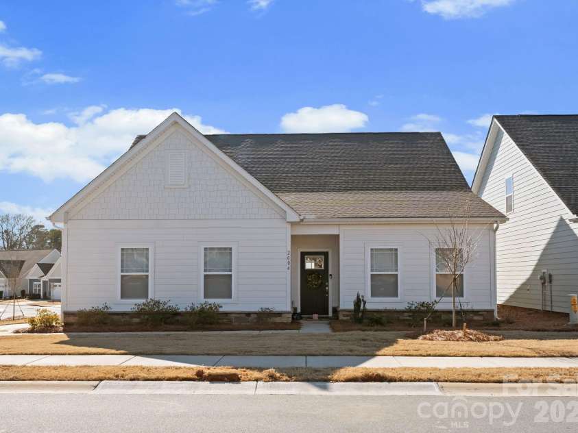 2004 Bonds Lane, Fort Mill, SC 29715.  MLS# CAR4343014, YatesRealty ID 8926. 
