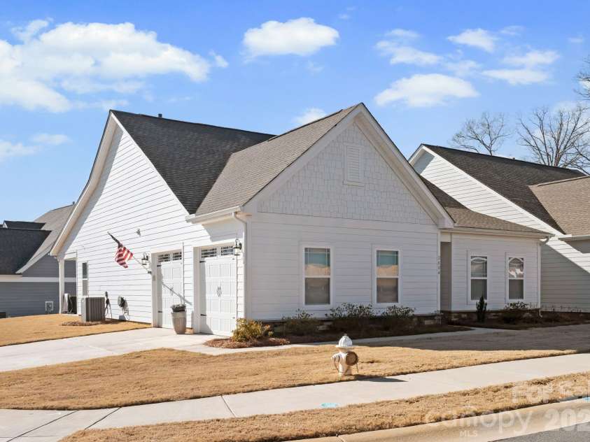 2004 Bonds Lane, Fort Mill, SC 29715.  MLS# CAR4343014, YatesRealty ID 8926. 
