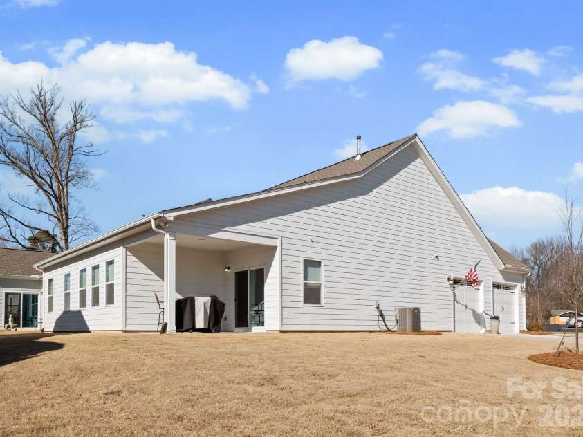 2004 Bonds Lane, Fort Mill, SC 29715.  MLS# CAR4343014, YatesRealty ID 8926. 