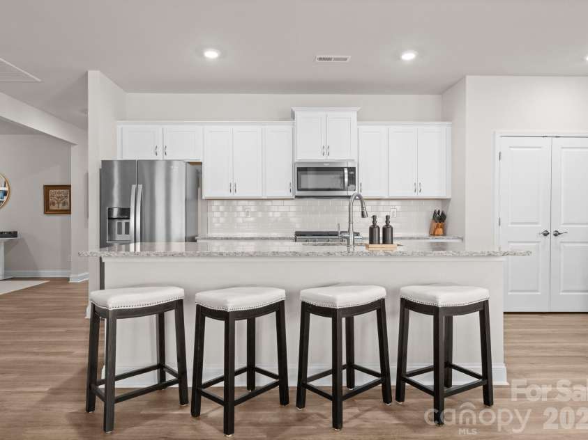 2004 Bonds Lane, Fort Mill, SC 29715.  MLS# CAR4343014, YatesRealty ID 8926. Kitchen
