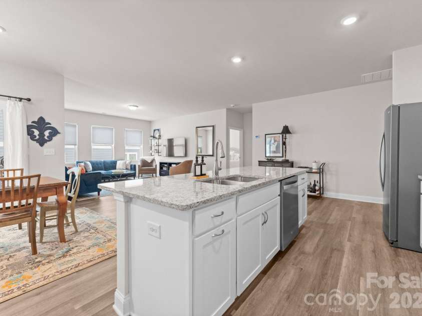 2004 Bonds Lane, Fort Mill, SC 29715.  MLS# CAR4343014, YatesRealty ID 8926. Kitchen