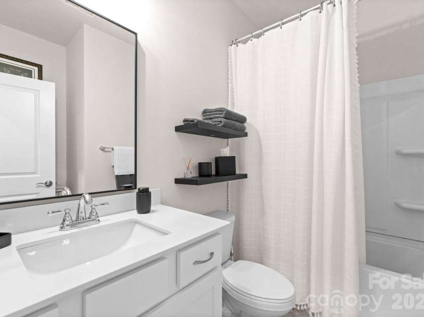 2004 Bonds Lane, Fort Mill, SC 29715.  MLS# CAR4343014, YatesRealty ID 8926. Secondary Bathroom