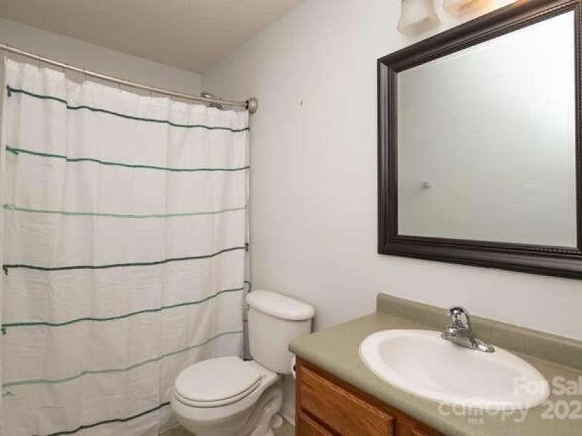 1965 Leesburg Drive, Clover, SC 29710.  MLS# CAR4249746, YatesRealty ID 8927. Full Bath 