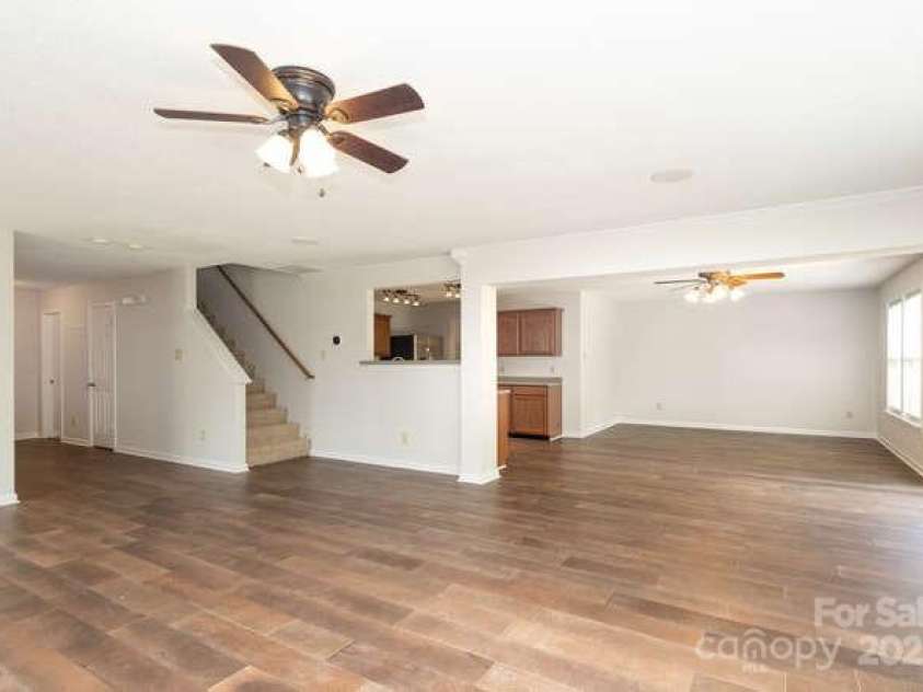 1965 Leesburg Drive, Clover, SC 29710.  MLS# CAR4249746, YatesRealty ID 8927. Great Room 