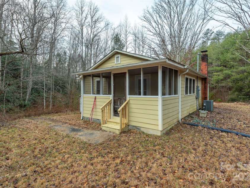 380 Buttercup Lane, Marion, NC 28752.  MLS# CAR4333010, YatesRealty ID 8927. 