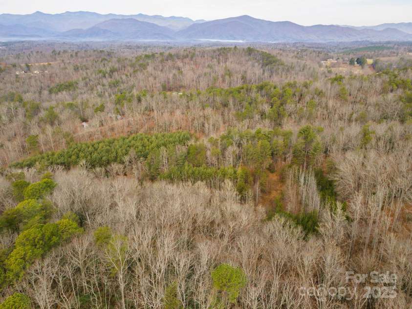 380 Buttercup Lane, Marion, NC 28752.  MLS# CAR4333010, YatesRealty ID 8927. 