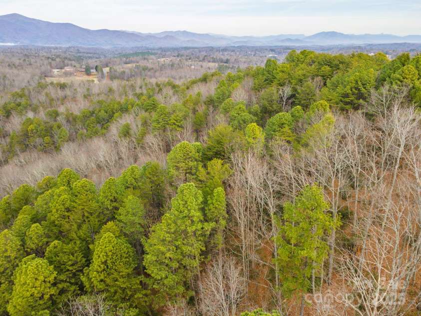 380 Buttercup Lane, Marion, NC 28752.  MLS# CAR4333010, YatesRealty ID 8927. 
