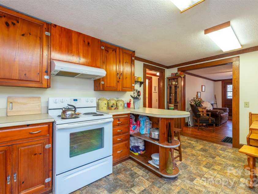380 Buttercup Lane, Marion, NC 28752.  MLS# CAR4333010, YatesRealty ID 8927. 