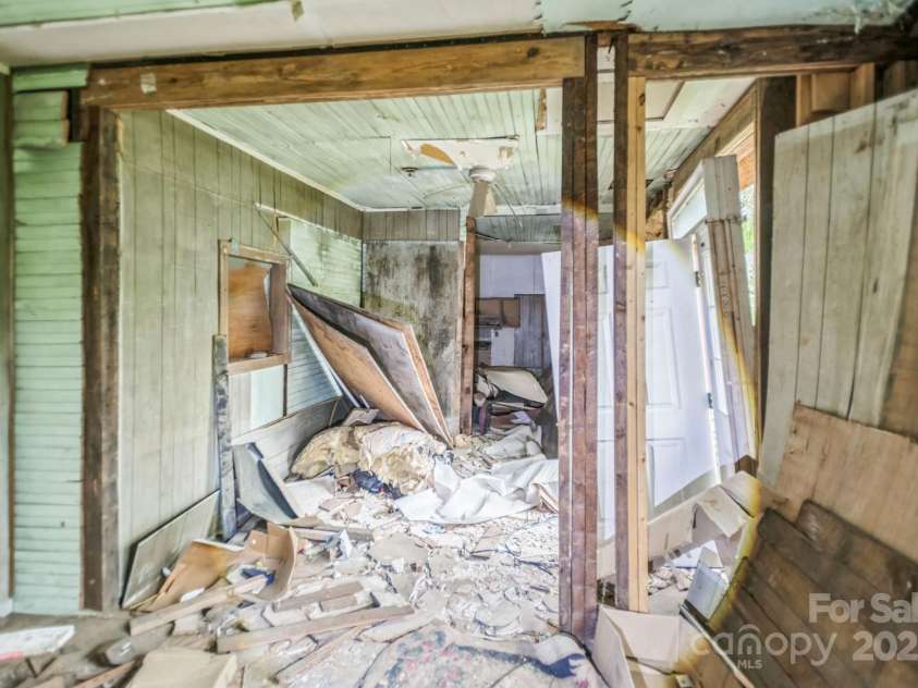 173 Ridley Street, Marion, NC 28752.  MLS# CAR4252775, YatesRealty ID 8928. 