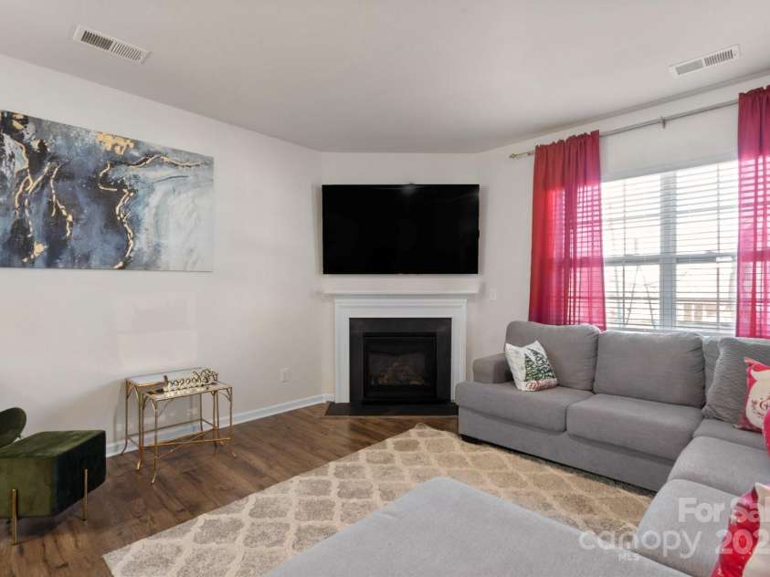 9142 Mackinaw Drive, Gastonia, NC 28056.  MLS# CAR4216477, YatesRealty ID 893. 