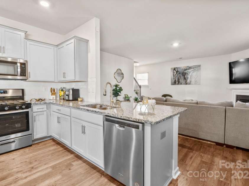 9142 Mackinaw Drive, Gastonia, NC 28056.  MLS# CAR4216477, YatesRealty ID 893. 