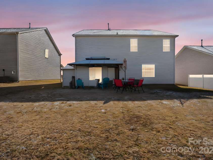 9142 Mackinaw Drive, Gastonia, NC 28056.  MLS# CAR4216477, YatesRealty ID 893. 