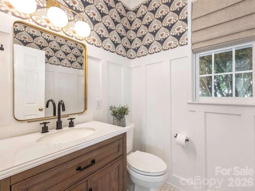2306 Winthorp Ridge Road, Charlotte, NC 28270.  MLS# CAR4364303, YatesRealty ID 8930. Half Bath updated 2021