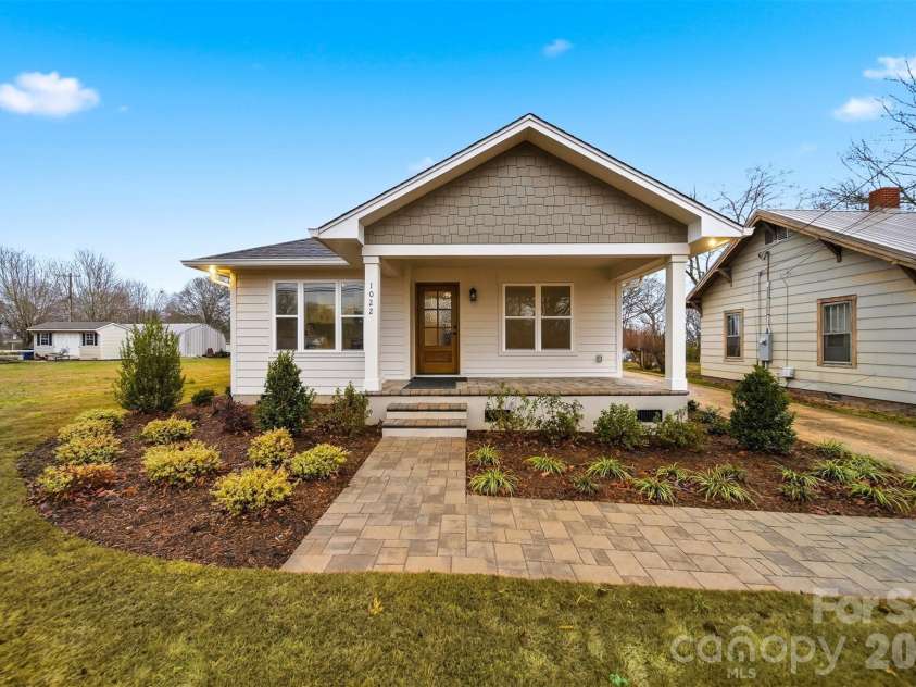 1022 Main Street, Maiden, NC 28650.  MLS# CAR4353220, YatesRealty ID 8933. 