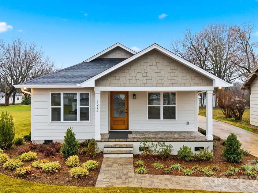 1022 Main Street, Maiden, NC 28650.  MLS# CAR4353220, YatesRealty ID 8933. 