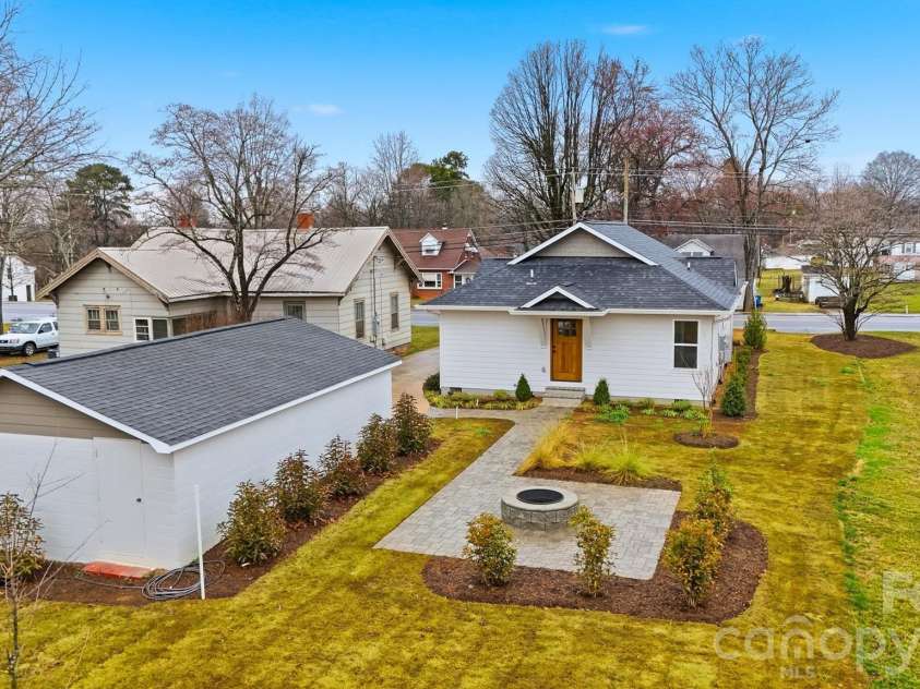 1022 Main Street, Maiden, NC 28650.  MLS# CAR4353220, YatesRealty ID 8933. 