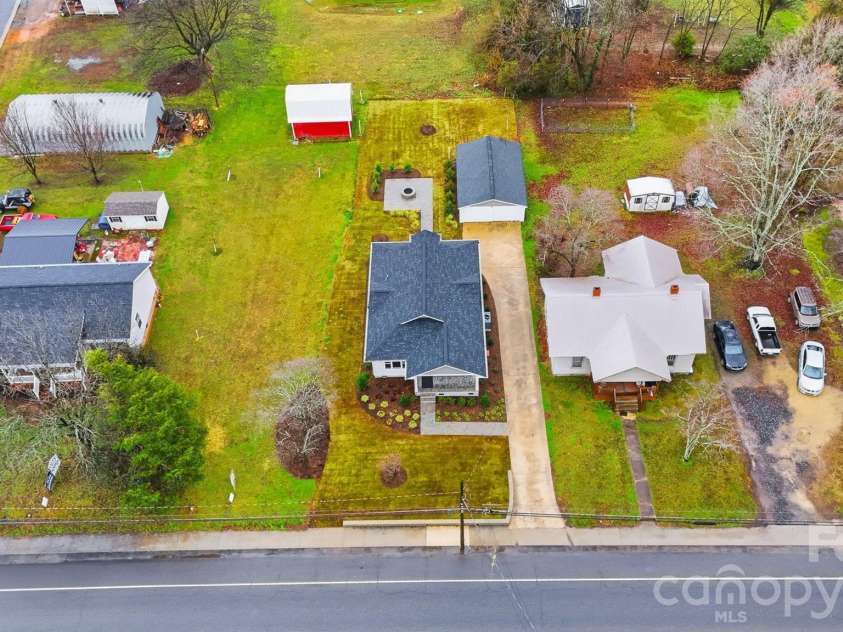 1022 Main Street, Maiden, NC 28650.  MLS# CAR4353220, YatesRealty ID 8933. 