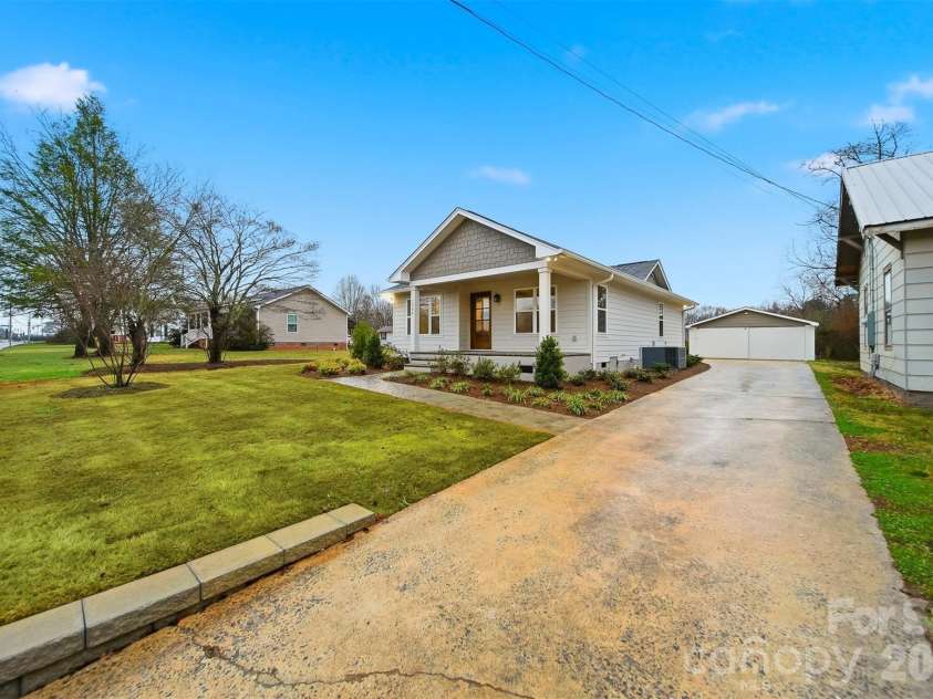 1022 Main Street, Maiden, NC 28650.  MLS# CAR4353220, YatesRealty ID 8933. Exterior