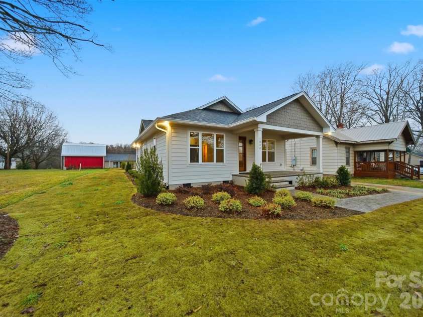 1022 Main Street, Maiden, NC 28650.  MLS# CAR4353220, YatesRealty ID 8933. Exterior