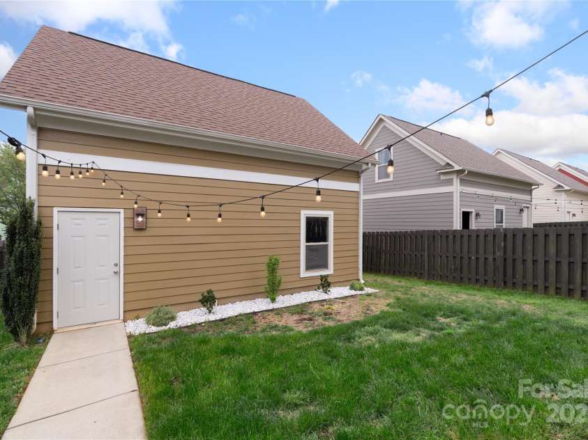 1117 Cedar Park Drive, Pineville, NC 28134.  MLS# CAR4242101, YatesRealty ID 8934. 