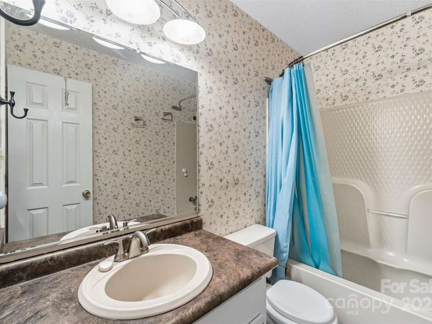 2282 White Pine Court, Lancaster, SC 29720.  MLS# CAR4305031, YatesRealty ID 8934. 