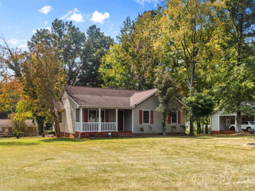 2282 White Pine Court, Lancaster, SC 29720.  MLS# CAR4305031, YatesRealty ID 8934. 