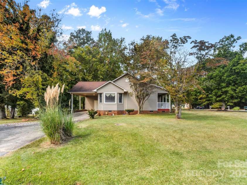2282 White Pine Court, Lancaster, SC 29720.  MLS# CAR4305031, YatesRealty ID 8934. 