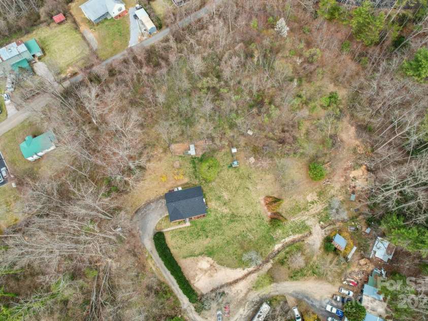 181 Dogwood Lane, Spruce Pine, NC 28777.  MLS# CAR4234977, YatesRealty ID 8936. 