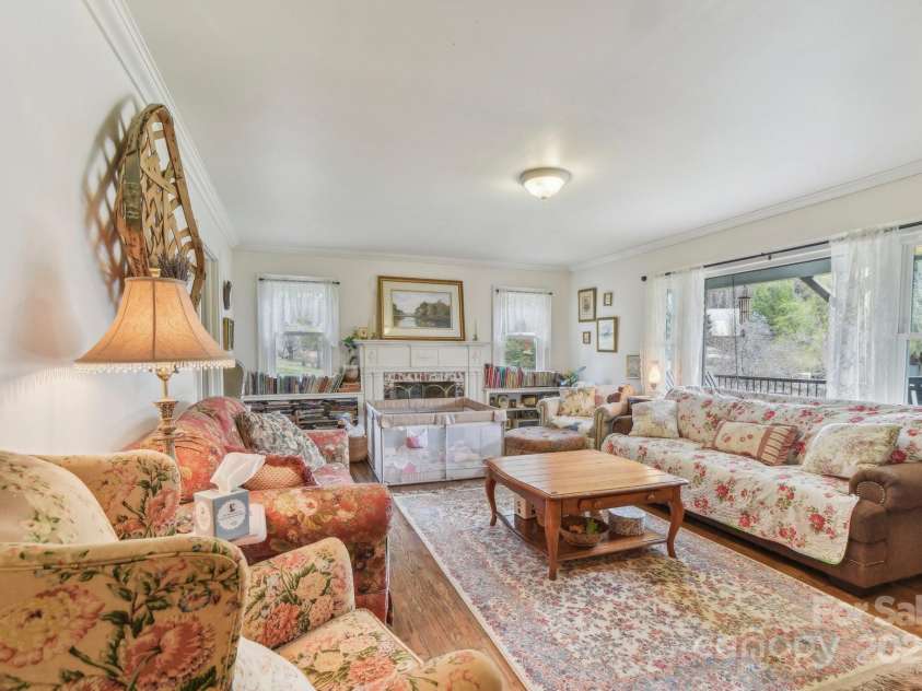 181 Dogwood Lane, Spruce Pine, NC 28777.  MLS# CAR4234977, YatesRealty ID 8936. 