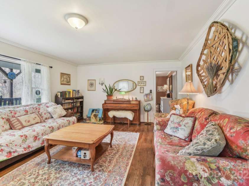 181 Dogwood Lane, Spruce Pine, NC 28777.  MLS# CAR4234977, YatesRealty ID 8936. 