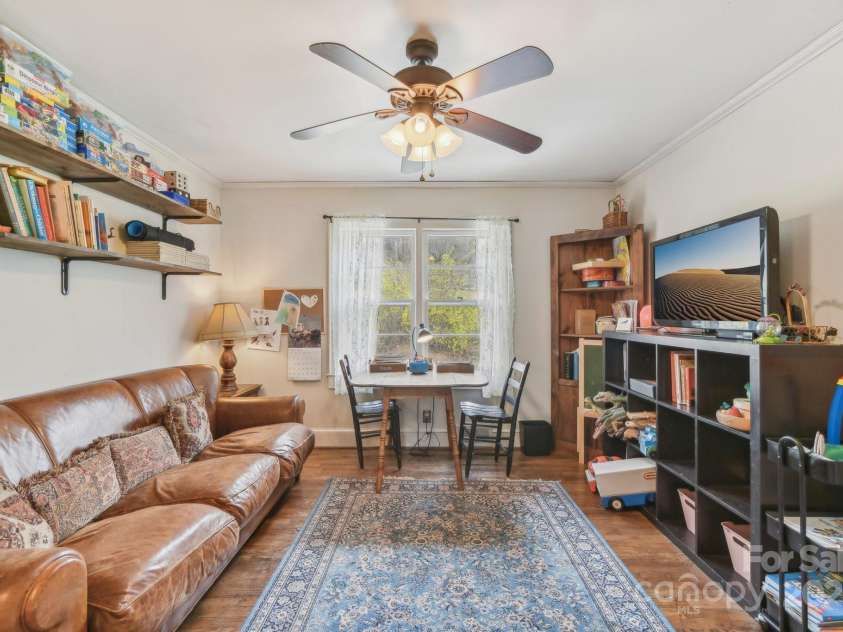 181 Dogwood Lane, Spruce Pine, NC 28777.  MLS# CAR4234977, YatesRealty ID 8936. 