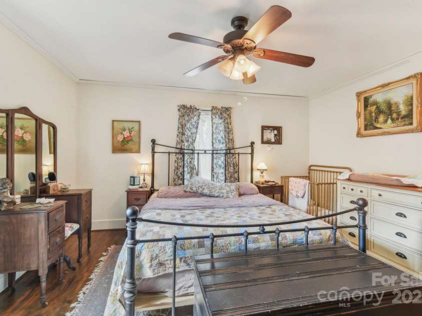 181 Dogwood Lane, Spruce Pine, NC 28777.  MLS# CAR4234977, YatesRealty ID 8936. 