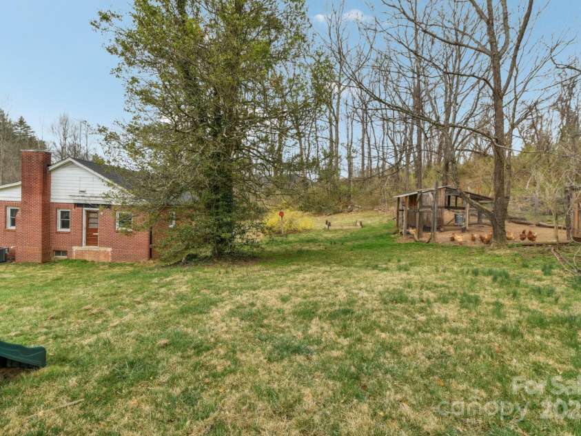 181 Dogwood Lane, Spruce Pine, NC 28777.  MLS# CAR4234977, YatesRealty ID 8936. 