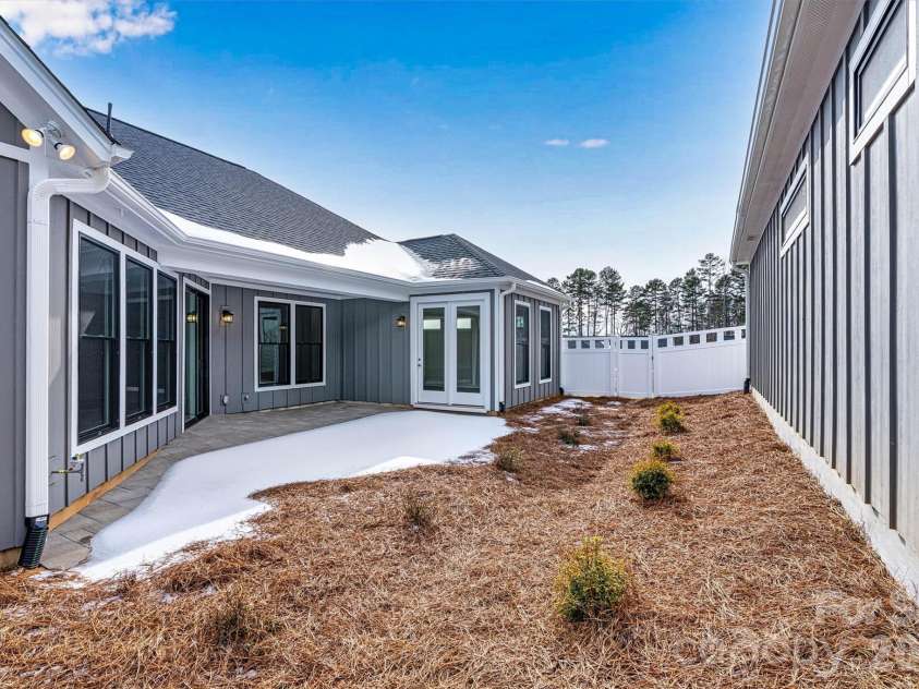 235 Alenda Lux Circle, Mooresville, NC 28115.  MLS# CAR4280344, YatesRealty ID 8936. 